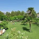 Le Jardin Village 5*