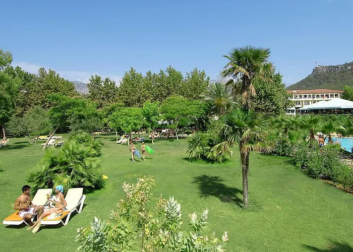 Le Jardin Village 5*