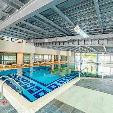 Ośrodek wypoczynkowy Queen's Park Le Jardin 5*