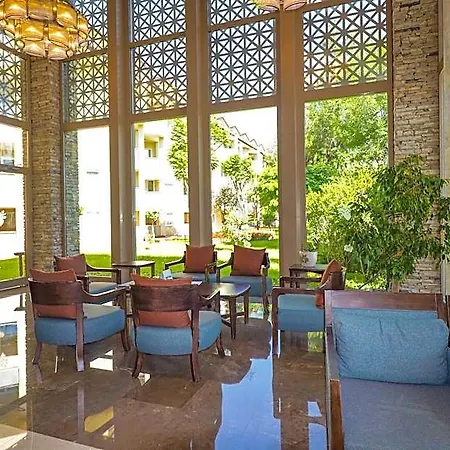 Le Jardin Village 5*