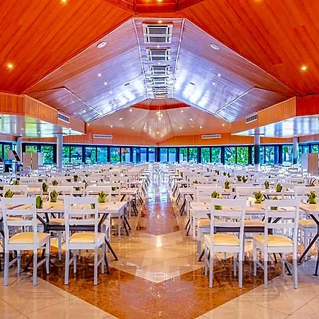 Le Jardin Village 5*
