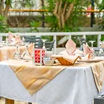 Le Jardin Village