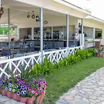 Le Jardin Village