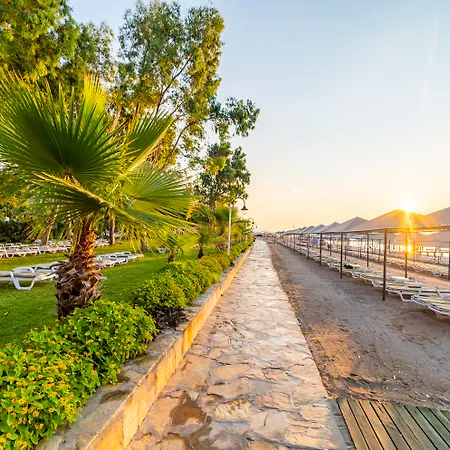 Le Jardin Village