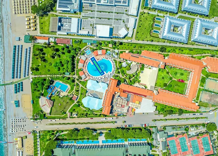 Le Jardin Village 5*