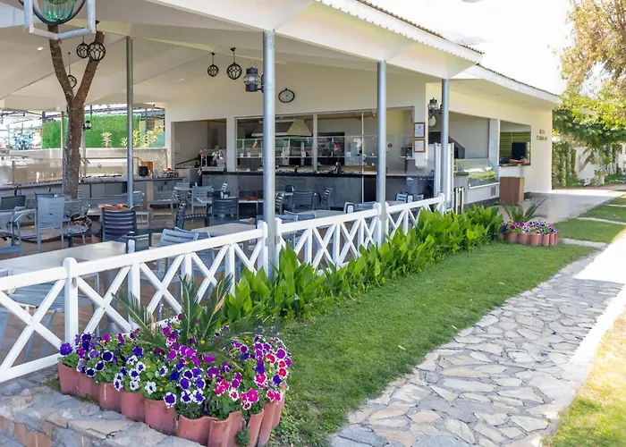 Le Jardin Village