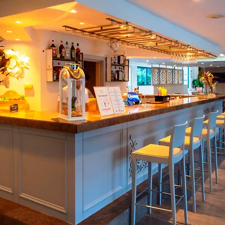 Queen's Park Le Jardin