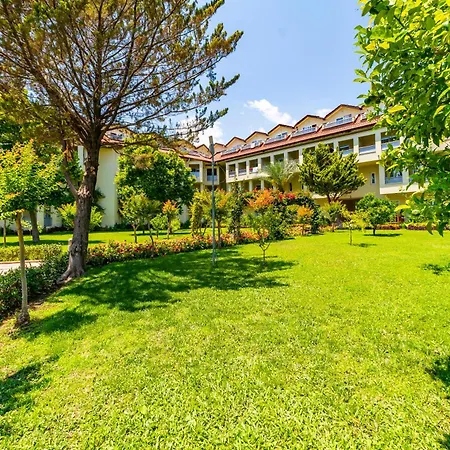 Queen's Park Le Jardin 5*