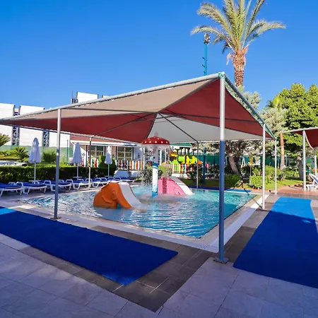 Queen's Park Le Jardin Resort