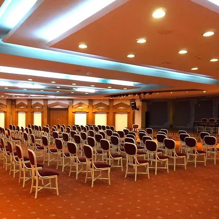 Resort Queen's Park Le Jardin 5*