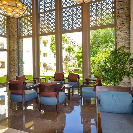 Queen's Park Le Jardin 5*