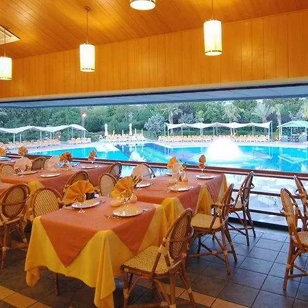 Queen's Park Le Jardin 5*