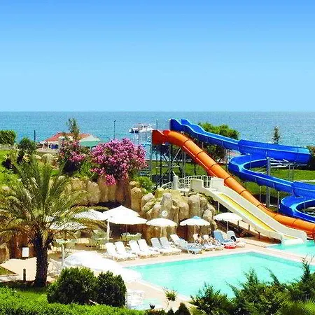 Queen's Park Le Jardin Resort 5*