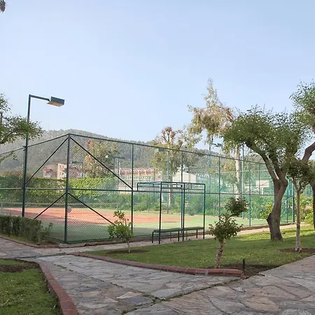 Resort Queen's Park Le Jardin